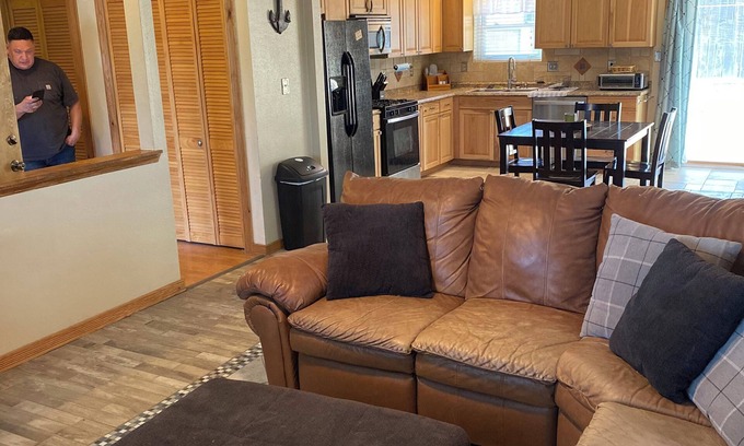 Rio Rancho House | Charming 4-bedroom house with AC and WiFi in serene Rio Rancho