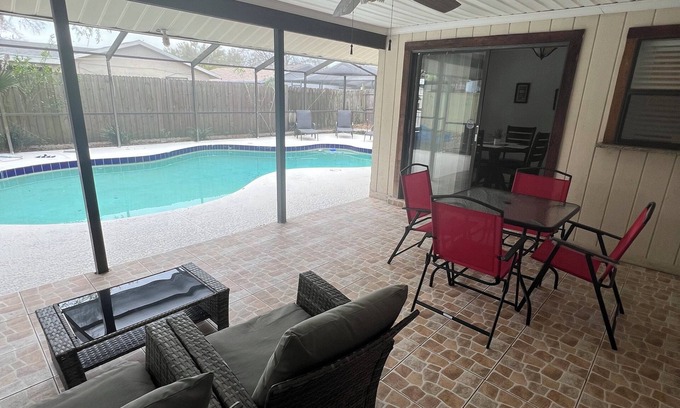 Bloomingdale House | Charming 4-bedroom house with AC, WiFi in amazing Brandon