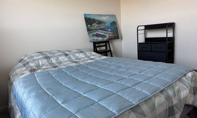 Kingman House | Charming 4-bedroom house with AC, WiFi in delightful Kingman