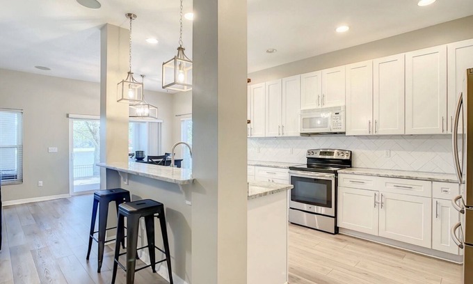 Orlando House | Charming 4-bedroom house with WiFi, AC, and incredible water views