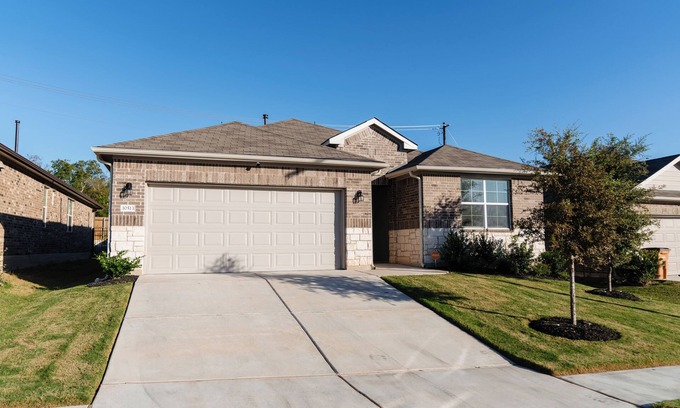 McNeil House | Charming 4-bedroom house in fabulous Austin. Minutes from Downtown, Domain, & UT