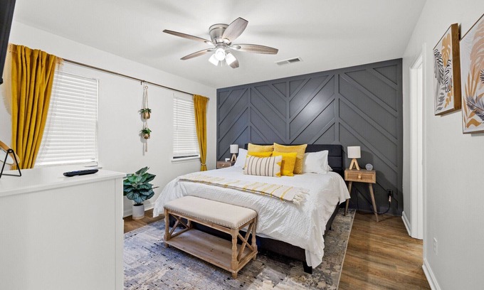 Buford House | Charming 4-bedroom house 5 min from the Mall of Georgia and Movie Theater