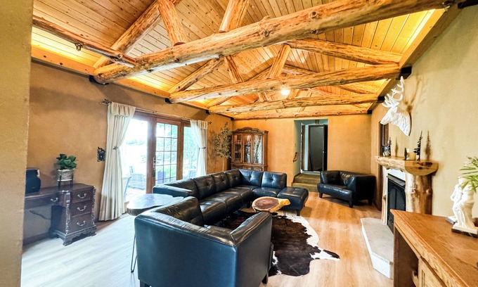 Aitkin House | Charming 4-bedroom Lake house with AC and WiFi on Farm Island Lake in Aitkin