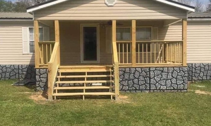 Jachin House | Charming 4-bedroom mobile home with AC and WiFi in delightful Butler