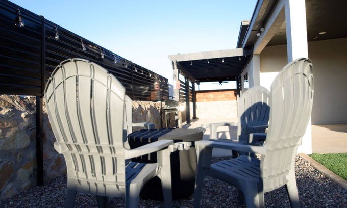 Biggs Field House | Charming 4-bedroom in lovely Horizon City