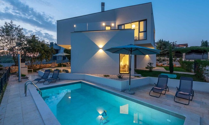 Vabriga Villa | Charming 4BR Villa with Private Pool and Nature Views