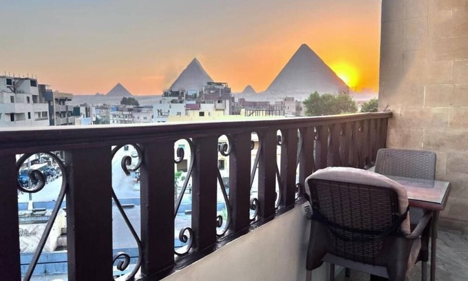 Giza Bed & Breakfast | Charming 6-bedroom bed & breakfast with WiFi, AC in lovely Giza Governorate