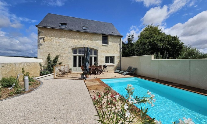 Avon-les-Roches Cottage | Charming 6-Person Cottage with Private Pool and Garden, Avon-les-Roches