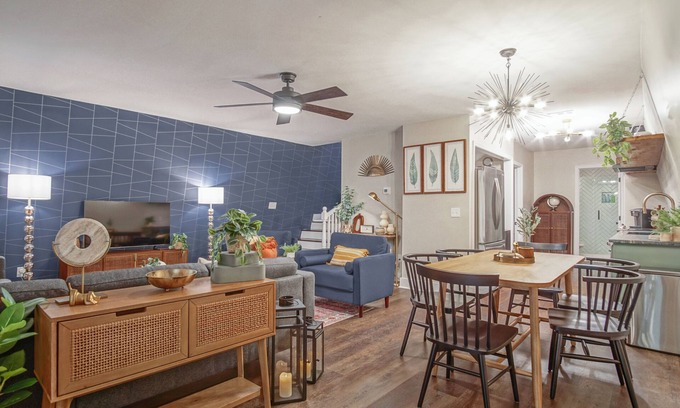 Kennesaw Cabin | Charming A-Frame near KSU, Kennesaw Mtn. and LakePoint!