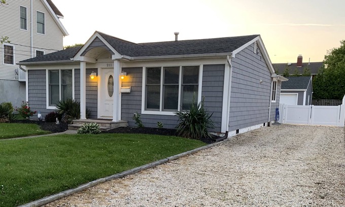 Point Pleasant Beach House | Charming and clean beach house, 1.5 blocks from the sand! 🤩 Spacious game room