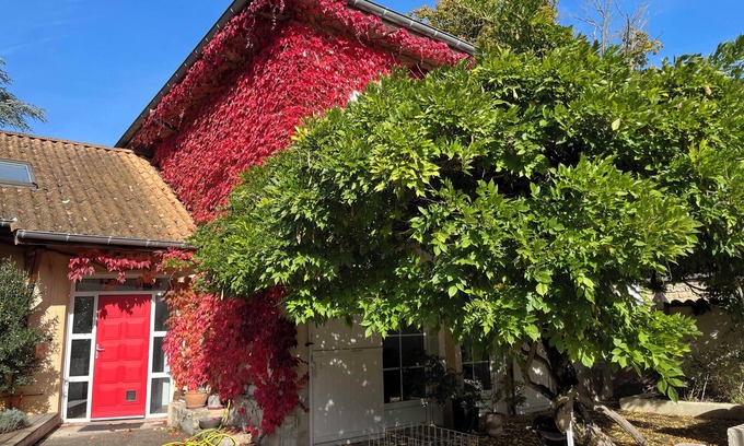 Nivolas-Vermelle House | Charming accommodation with spa 🏡 🧘‍♂️🌿 And electric charging station 🚗