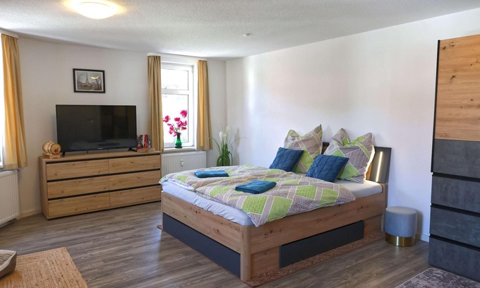 Schweina Apartment | Charming accommodation in the historic "Zur Sonne" inn - in the heart of Schweina
