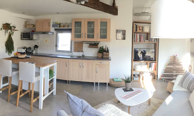 Uzes Apartment | Charming air-conditioned apartment in the historic heart of Uzès