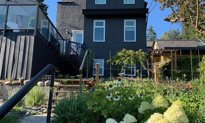Port Moody House | Charming and bright 3 bed home. Walking distance to shops, trails and more!