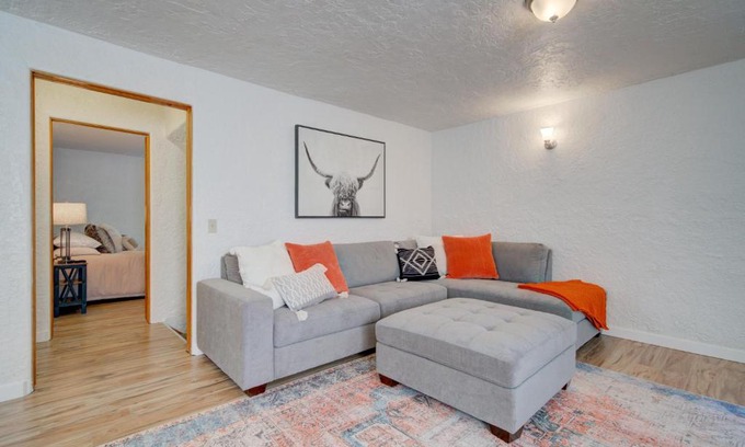 Bozeman Apartment | Charming and cozy downtown Bozeman 3 bedroom condo Walk to dinner and drinks
