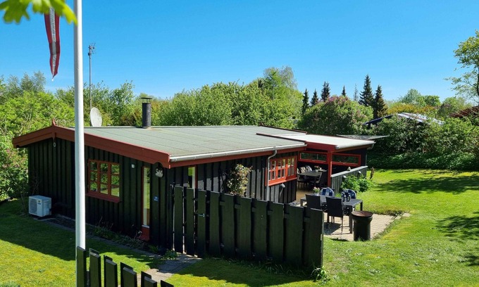 Hoeve Strand House | Charming and cozy house near Høve beach
