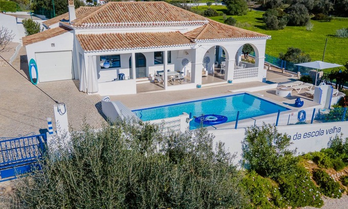 Vale de Parra Villa | Charming and pretty villa surrounded by countryside and close to the beach