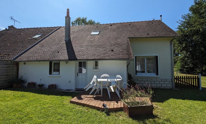 Montereau Cottage | Charming and Spacious Cottage near Montargis & Sully-sur-Loire with Private Garden and Parking