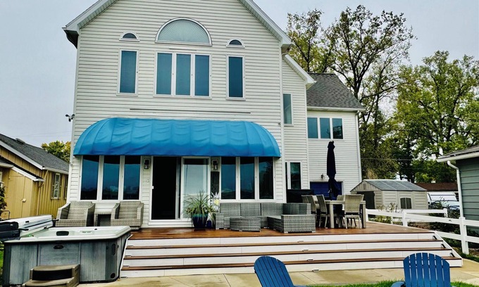 Brooklyn House | Charming and spacious 5 bedroom lake house packed with activities!