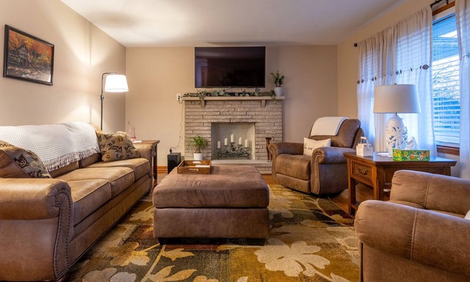 Lancaster House | Charming and Spacious 3 Bedroom Home in Lancaster