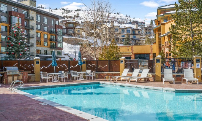 Park City Condo | Charming and spacious Sundial Lodge condo in the heart of Canyons Village