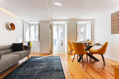 Sao Bento Apartment | Charming and Stylish Downtown Apt in XIX century building