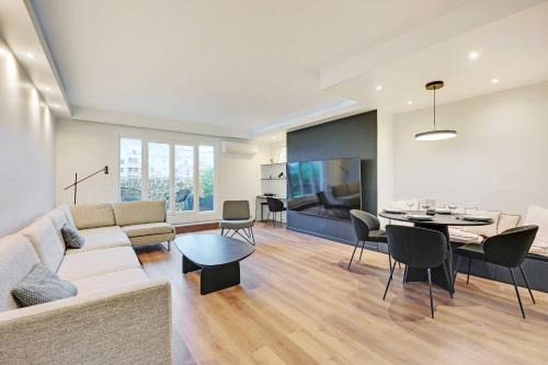Charenton-le-Pont Apartment | Charming apartment with balcony Charenton-le-Pont