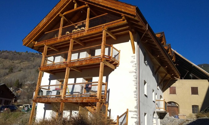 Saint-Chaffrey Apartment | CHARMING apartment with BALCONY, CHARMING, restored with GOUT