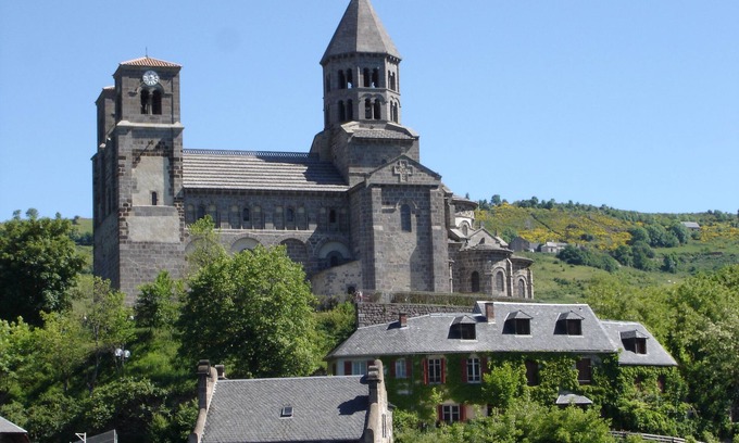 Saint-Nectaire Apartment | CHARMING APARTMENT IN AUVERGNE