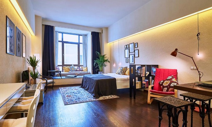 Central Administrative Okrug Apartment | Charming Apt in Historical Building near Kremlin