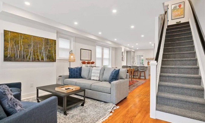 Ardmore House | Charming Ardmore Home - Sleeps 7