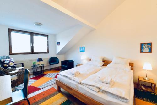 Stuwerviertel Apartment | Charming Attic Apartment near Messe Wien and Center