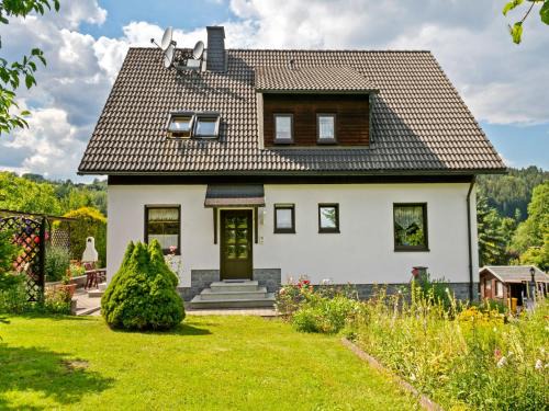 Pohla Apartment | Charming Attic Retreat