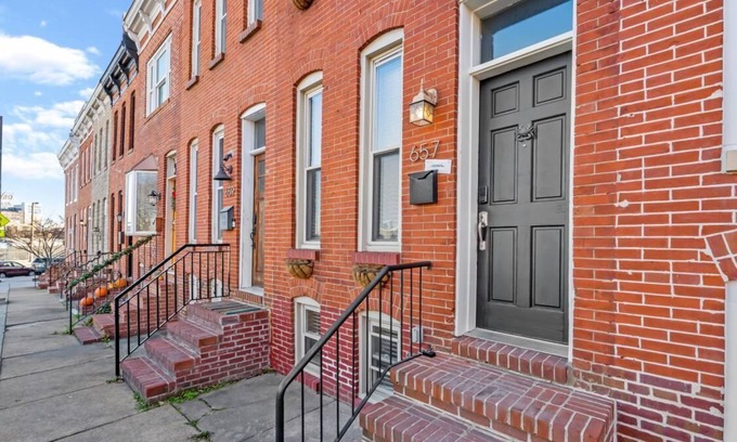 Riverside House | Charming Baltimore Townhome w/Scenic Views