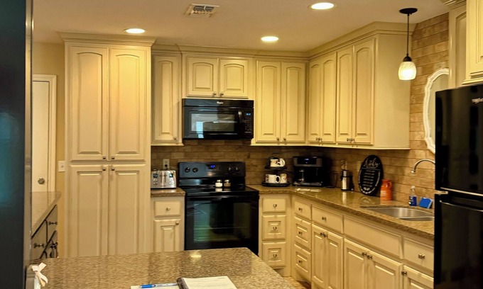 Sealy House | Charming barndominium, Cypress Place, in welcoming Sealy