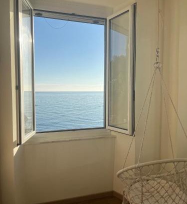 Sant'Ilario Apartment | Charming Beach Flat with Seaview