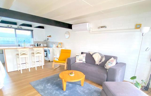 Mornington House | Charming Beach Home