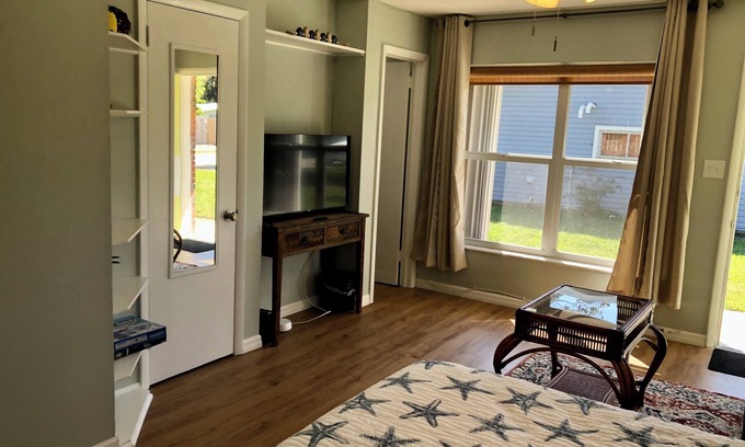 Cocoa Beach House | Charming Beach Studio in lovely Cocoa Beach Near Downtown