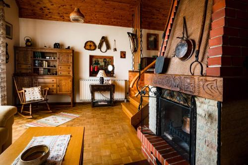 Bled House | Charming Bled Getaway - Big Garden, BBQ & Bikes