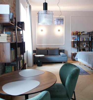 Voru Apartment | Charming Booklovers' Apartment in Old Town