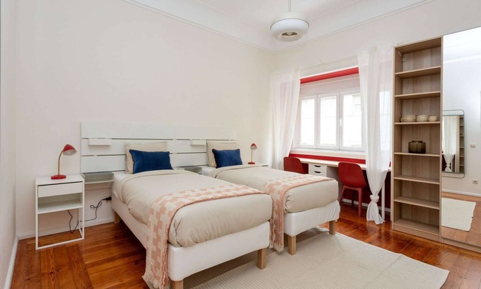 Alto do Pina Apartment | Charming Bright Room | Shared Apartment