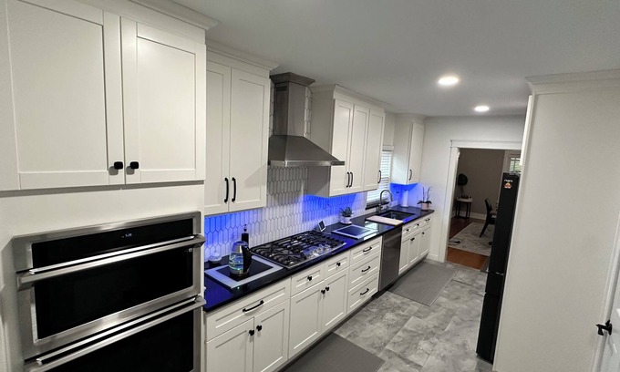 South Kansas City House | Charming Brookside 1917 Classic 3 BR 2.5 Bath Utilities Incl.