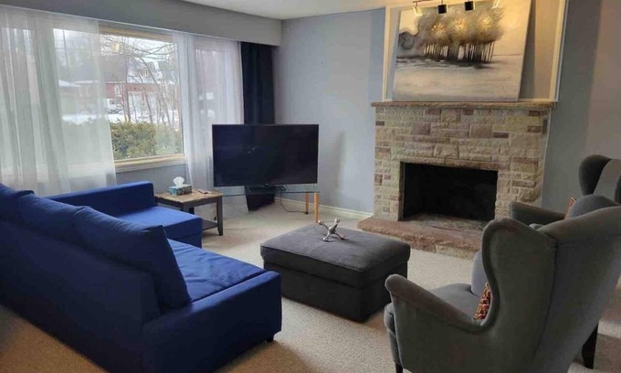 Caledon House | Charming Bungalow 25 mins from Toronto Airport