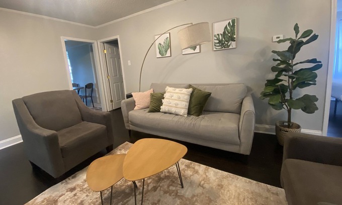 Rosedale House | Charming Bungalow close to KC Attractions!