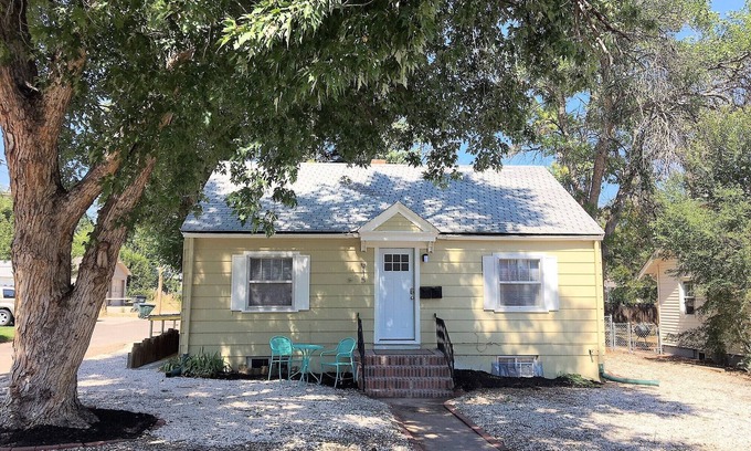 Greeley Apartment | Charming Bungalow Next to UNC - Free Cruiser Bikes!