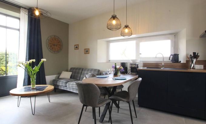 Sainte-Marie-du-Mont Cottage | Charming Cottage in Cotentin: 1BR, Private Terrace, Near D-Day Beaches, Farm Stay Experience