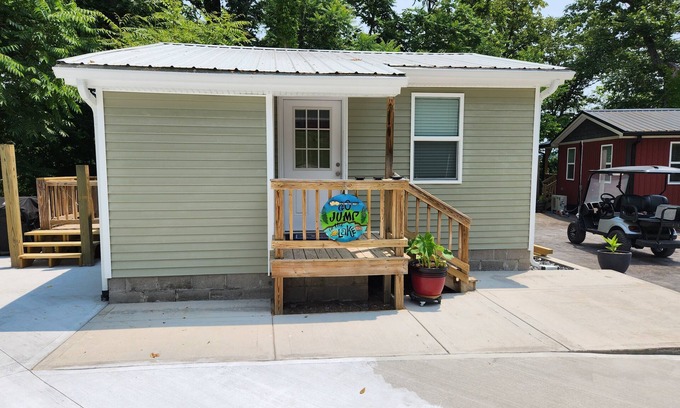 Celina Cabin | Charming cabin, above Dale Hollow Marina
