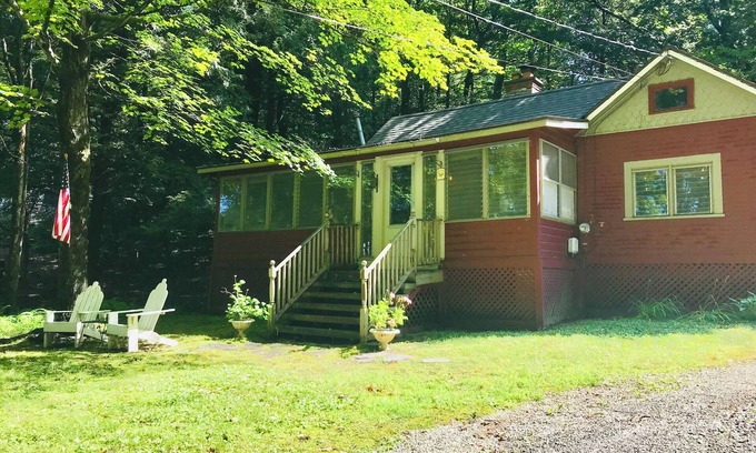 Norwich Lake Cabin | Charming Cabin Lake Rights, Private Dock 3 bedroom, 2 bath. Sleeps 7.