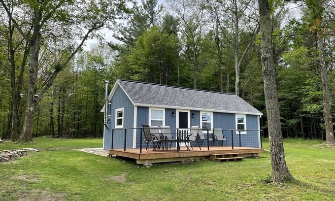 Bath Cabin | Charming Cabin minutes from Keuka Lake