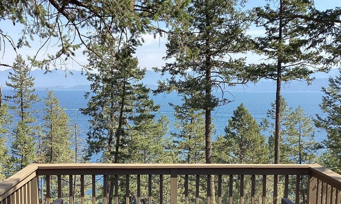 Angel Point Cabin | Charming Cabin Overlooking Beautiful Flathead Lake